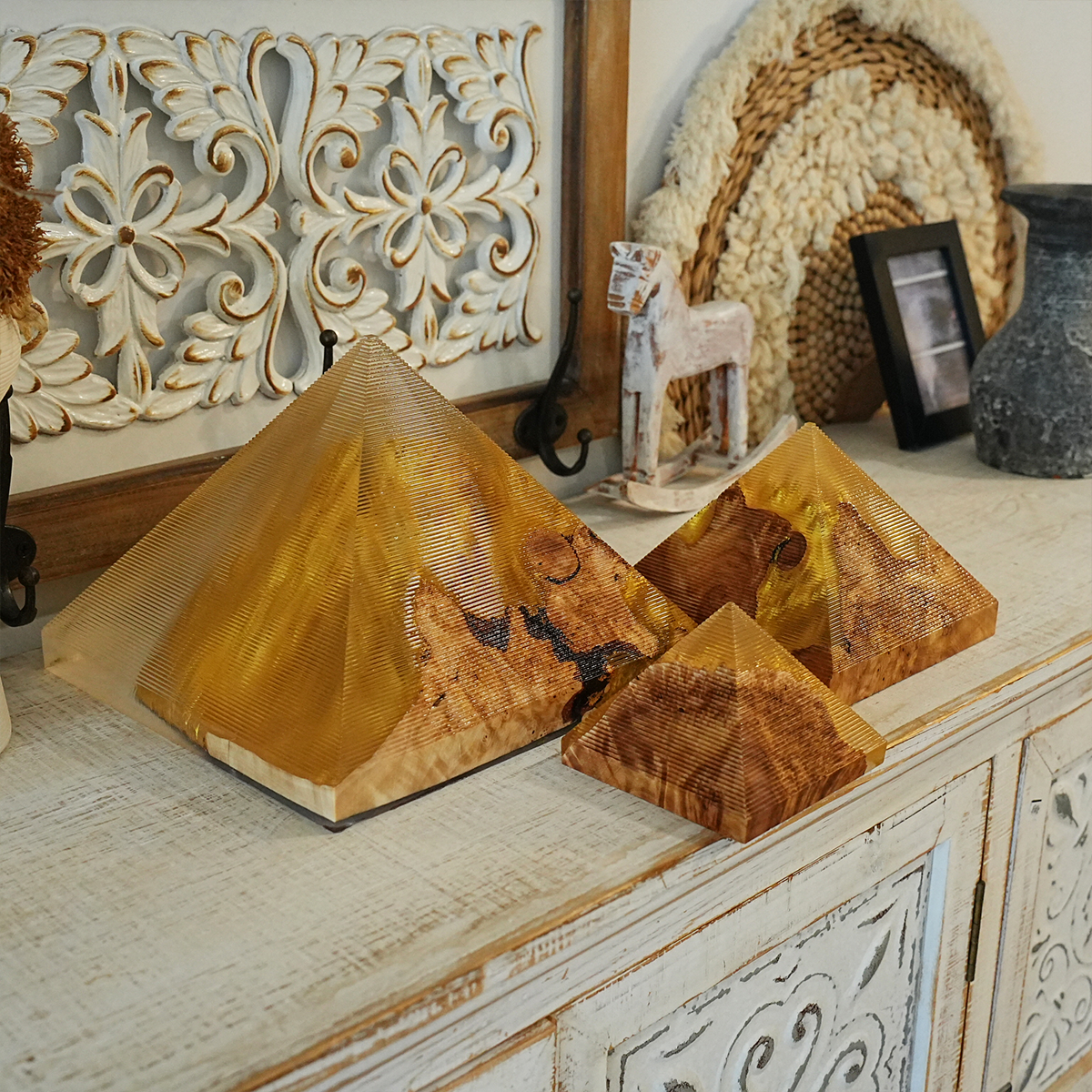 Pyramid desktop decoration