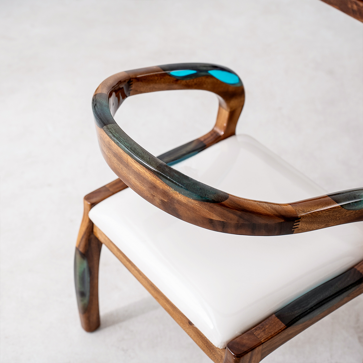 Blue Vein Walnut Wood Resin Armrest Accent Chair