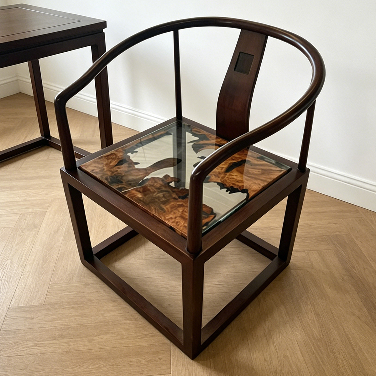 Poplar Wood Epoxy Resin Round-back Chair